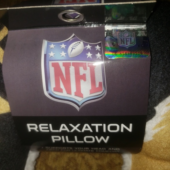AUTHENTIC NFL New Orleans Saints Travel Pillow - Picture 3 of 8